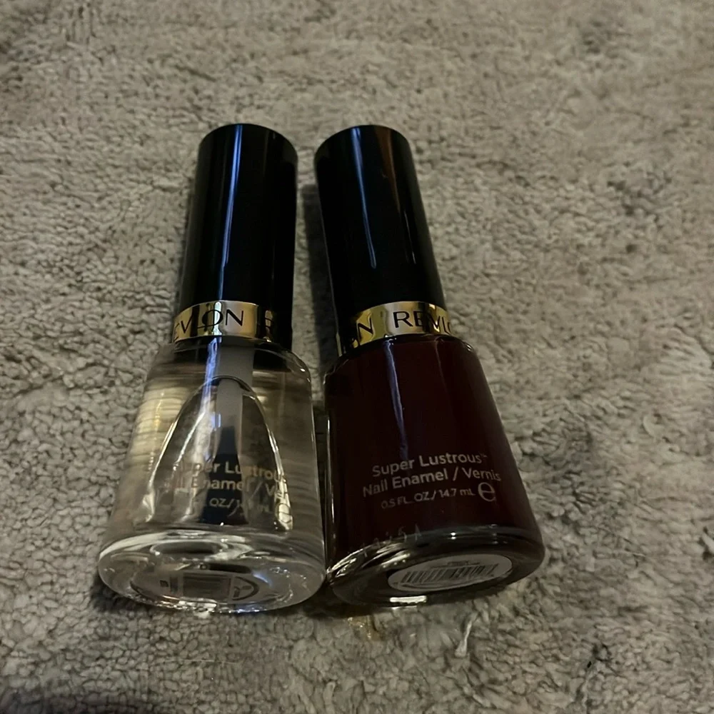 NWT Revlon Nail Polishes 570 Vixen and 771 Clear
